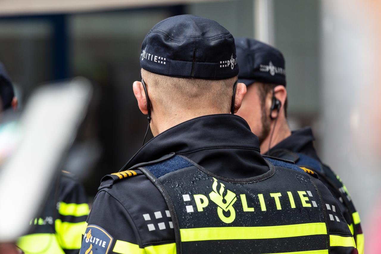 'Over De Omgang Met Het Huisrecht Bij Het Binnentreden Door De Politie ...